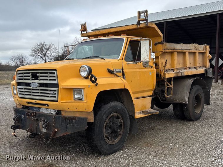 1988 Ford F800 dump truck - FG0128