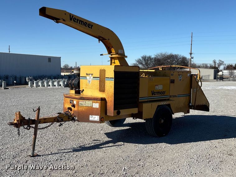 1999 Vermeer BC1800A wood chipper - FG2700