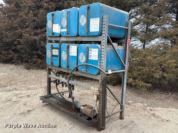 Pallet racking with oil tanks - FG2718