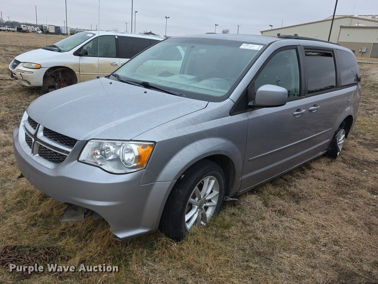 2014 Dodge Grand Caravan SXT van - FI0922