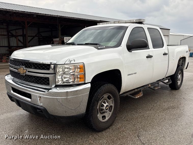 2011 Chevrolet Silverado 2500HD Crew Cab pickup truck - FK1240