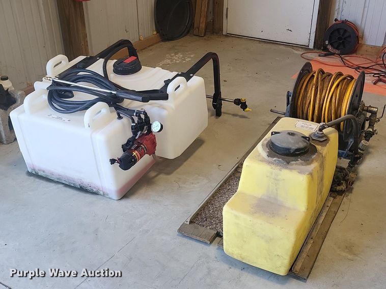 (2) sprayers - IU9938