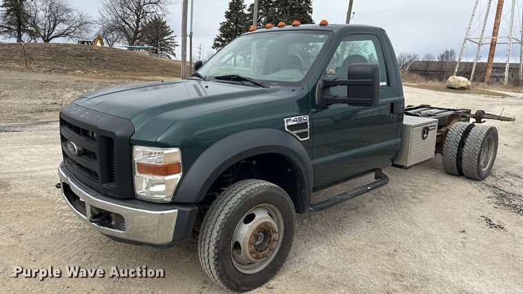 2008 Ford F450 Super Duty truck cab and chassis - MO9291