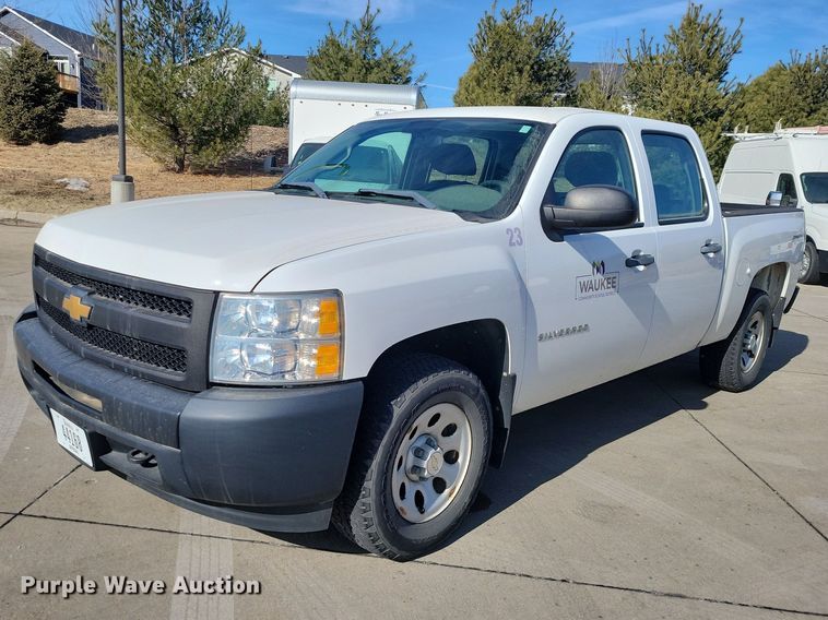2013 Chevrolet Silverado 1500 Crew Cab pickup truck - NK9761