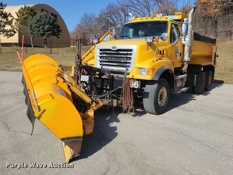 2005 Sterling L9500 dump truck - NK9861