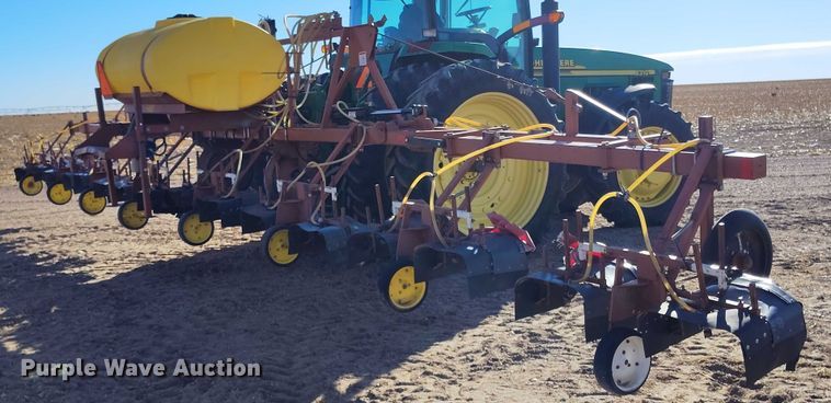 1998 H&S 16R-30VF hooded sprayer - DT0955