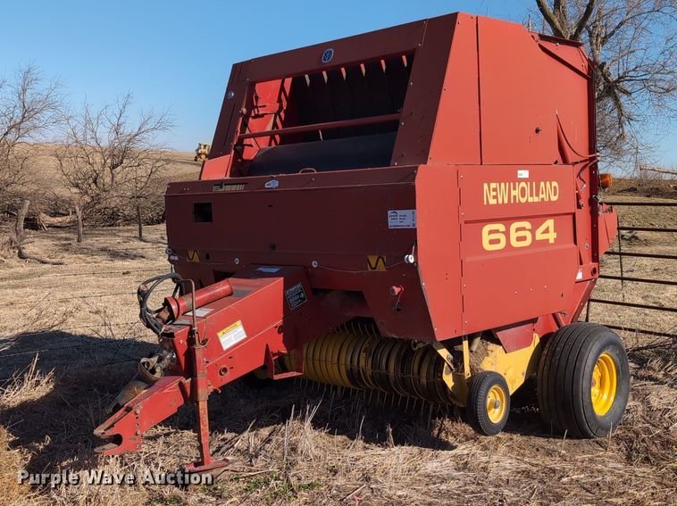 New Holland 664 round baler - DT1752