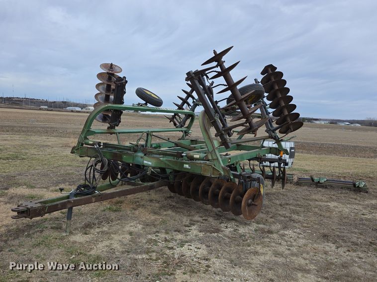 John Deere  235 double off-set disk - DZ3957