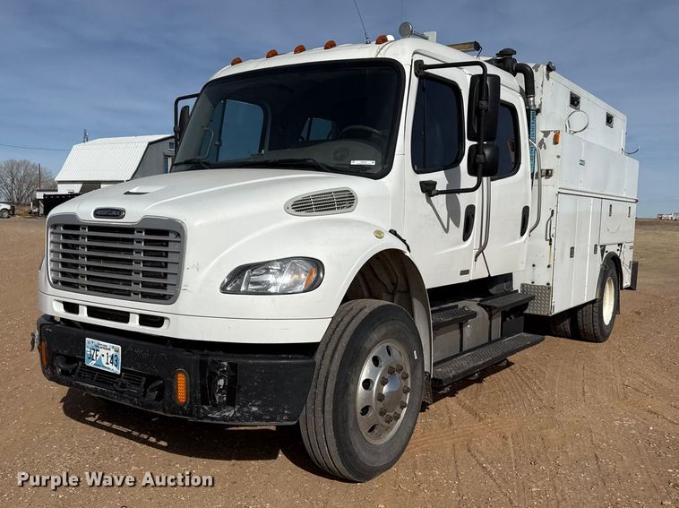 2009 Freightliner Business Class M2 Crew Cab utility / service truck - DZ5029