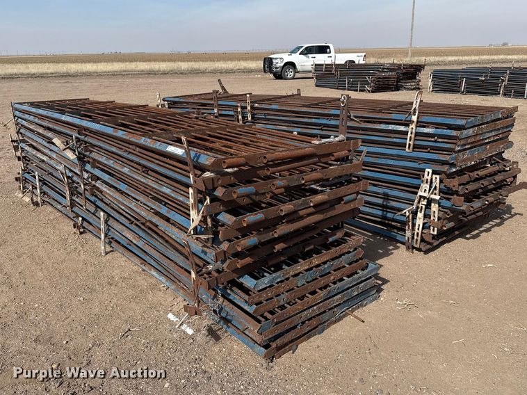 (40) livestock panels - DZ5254