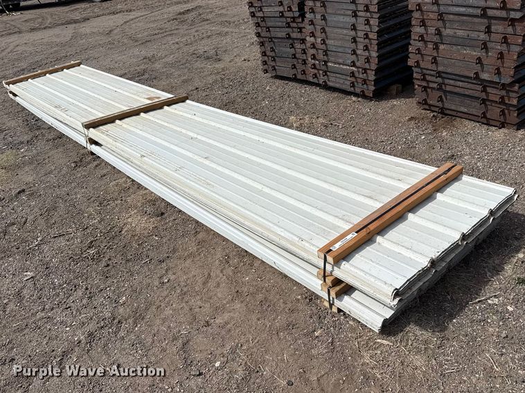 (100) sheets of metal siding/roofing - DZ5258