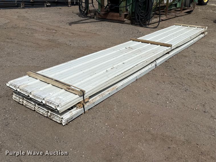 (100) sheets of metal siding/roofing - DZ5259
