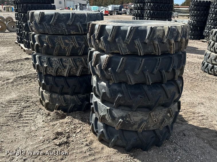 (10) 11R22.5 pivot tires and wheels - ES1031