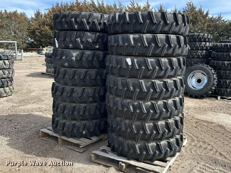 (14) 11R24.5 pivot tires and wheels - ES1033