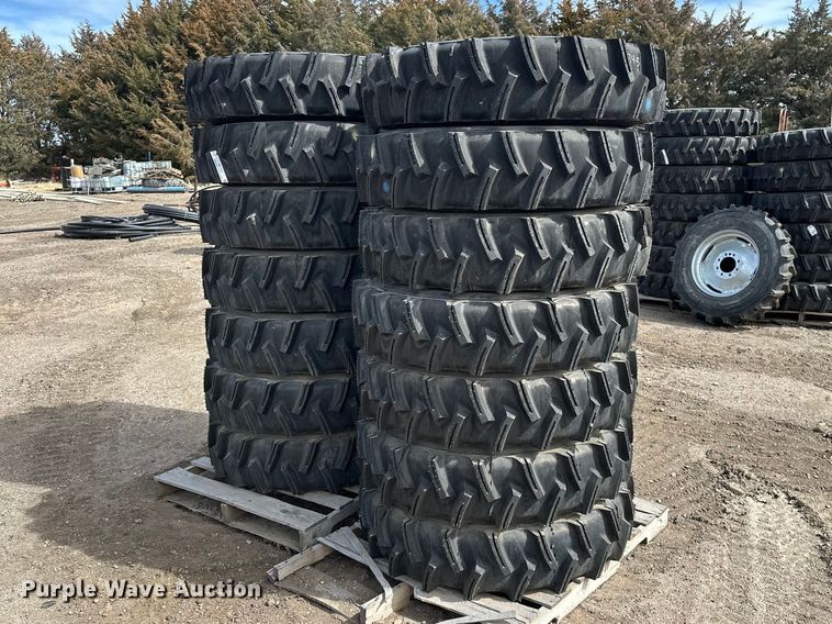 (14) 11R24.5 pivot tires and wheels - ES1034