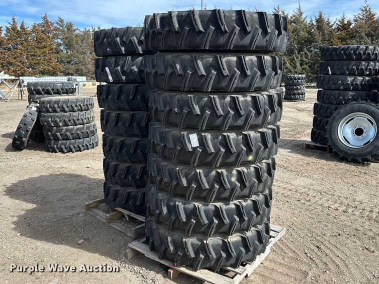 (14) 11R24.5 pivot tires and wheels - ES1038