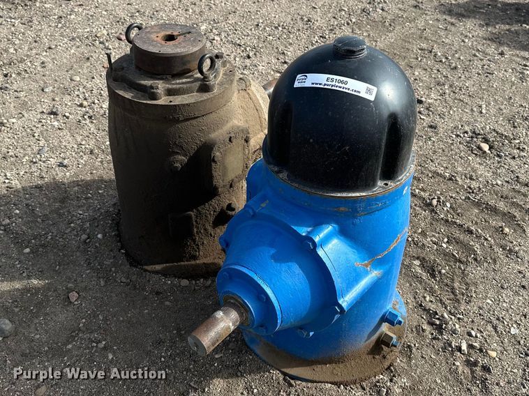 (2) Amarillo right angle drives - ES1060