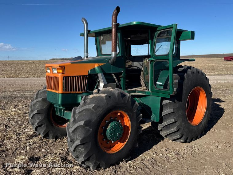 Oliver tractor - FB0895