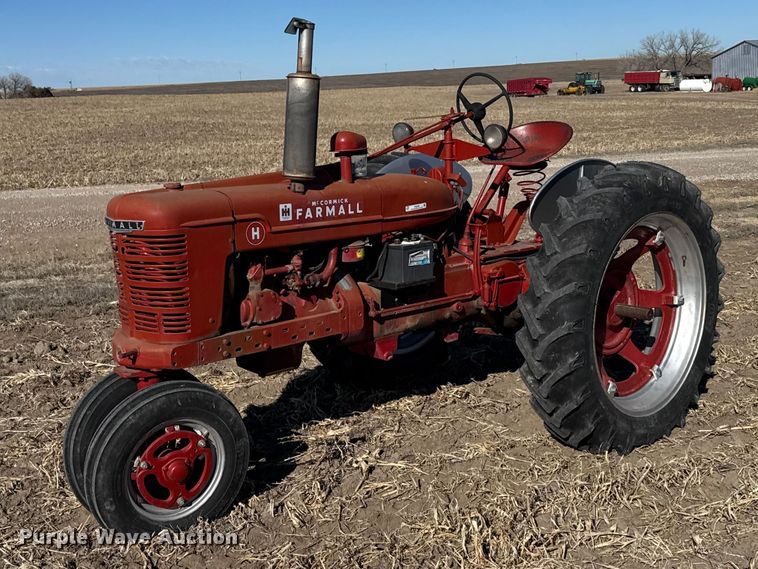1945 International Harvester Farmall H tractor - FB0898