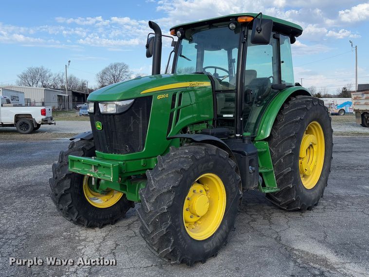 2016 John Deere 6120E MFWD tractor - FB3178