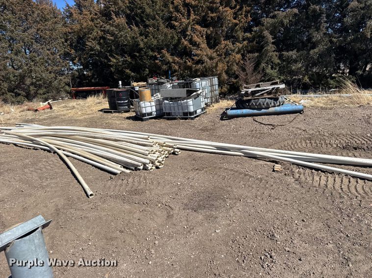Approximately (25) PVC pipes - FB7046