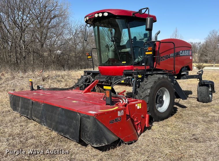 2015 Case IH WD2104 swather / windrower - FC1618