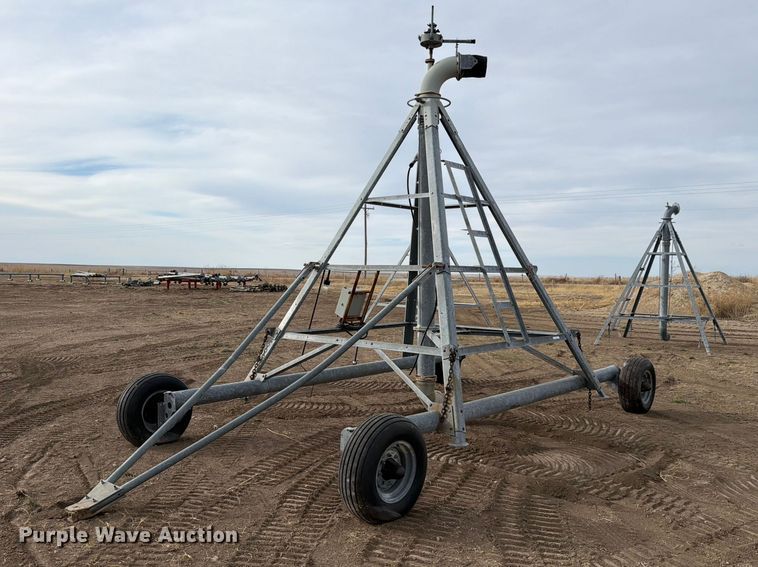 Valmont 8000 center pivot - NE9867