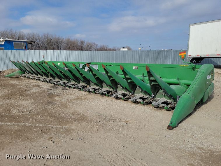 2013 John Deere  616C StalkMaster corn head - YA2756