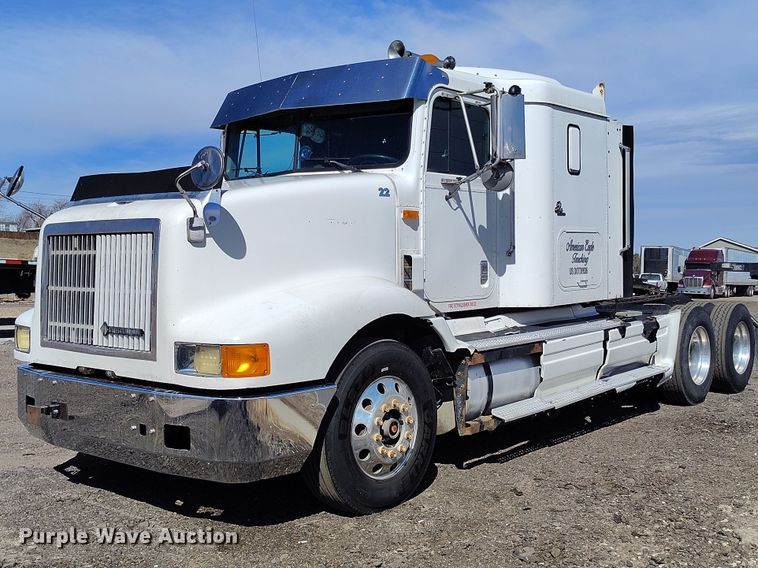 1996 International 9200 semi truck - BI9766