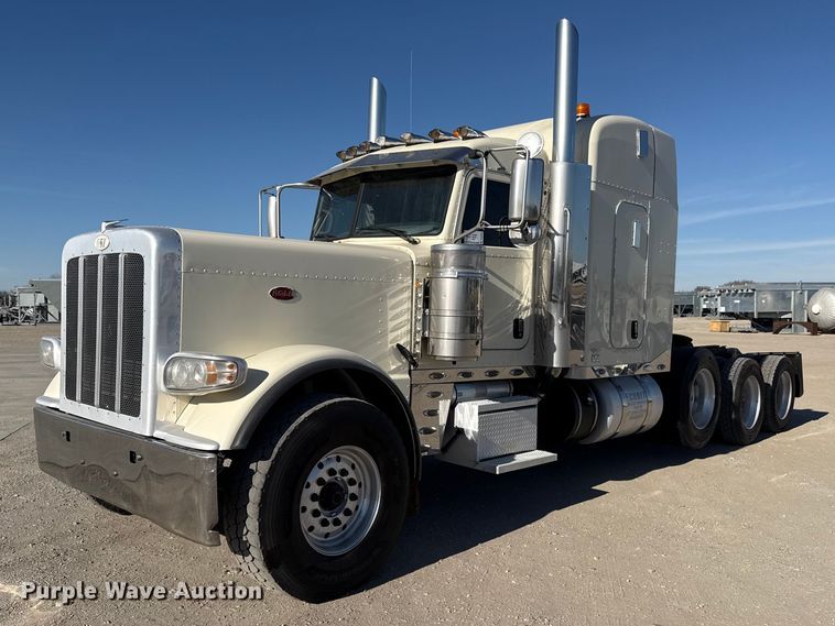 2019 Peterbilt 389 semi truck - DQ4339