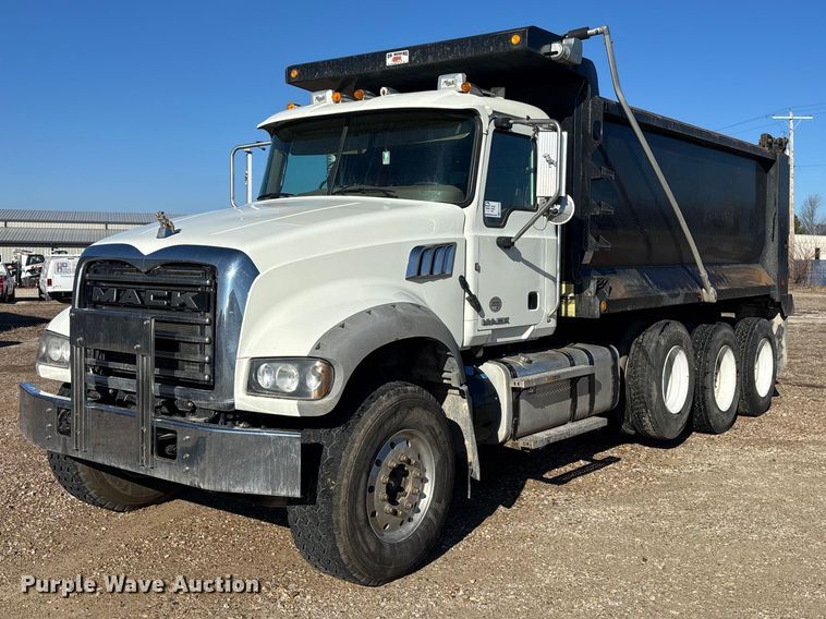 2015 Mack GU713 dump truck - EA4469