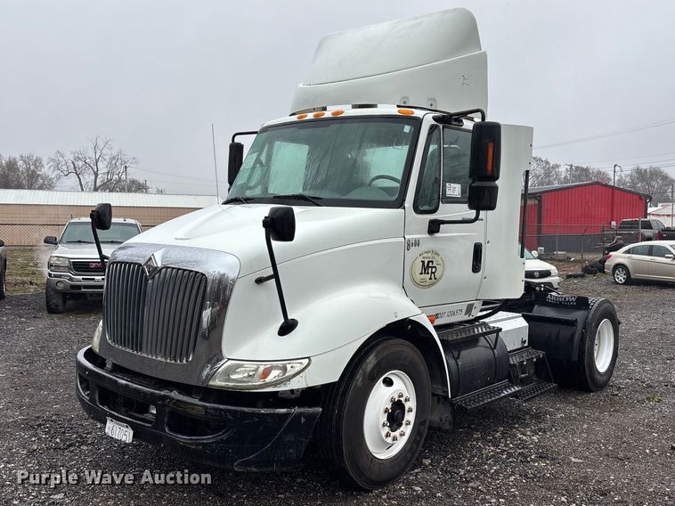 2007 International 8600 semi truck - EA4471