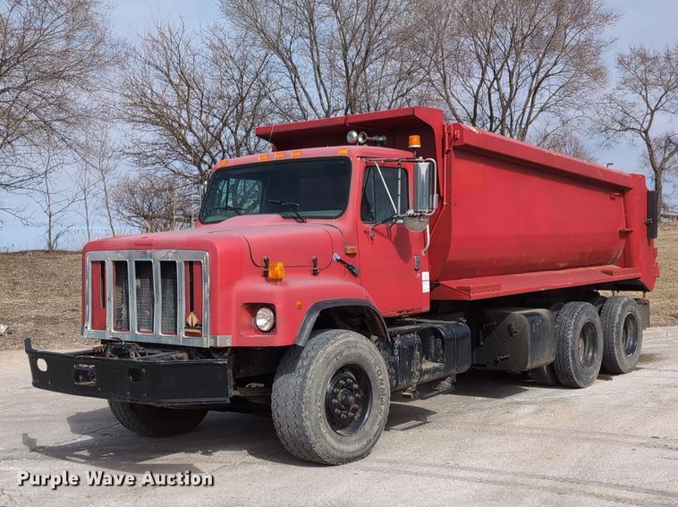 2002 International F2674 dump truck - EG2749