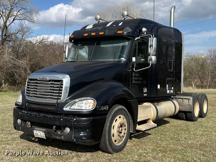 2006 Freightliner Columbia semi truck - ES5968