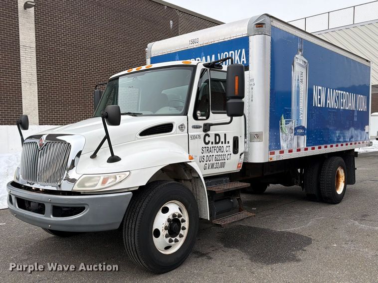 2015 International 4300 box truck - FB7972