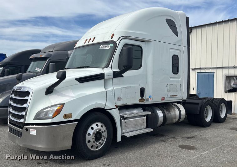 2019 Freightliner Cascadia semi truck - YA1507