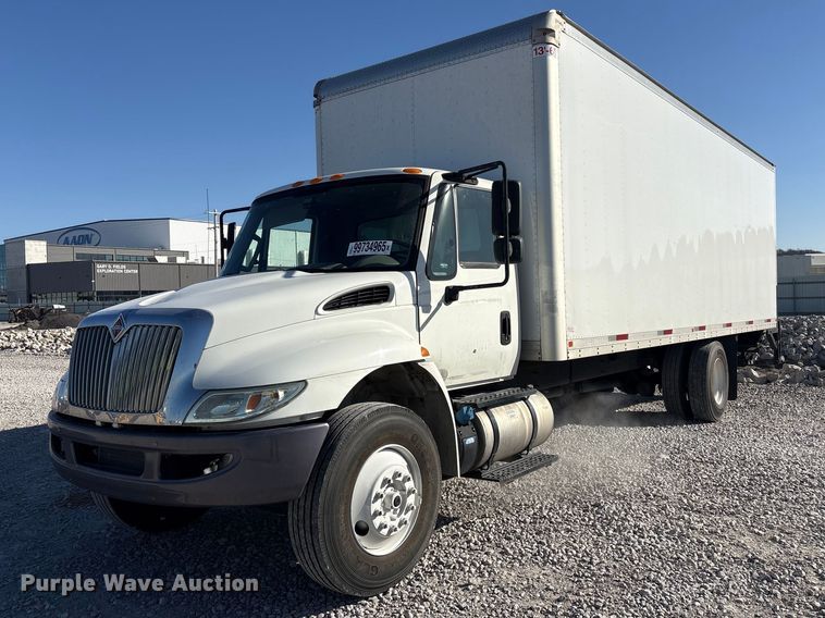 2018 International MA025 box truck - YA1939