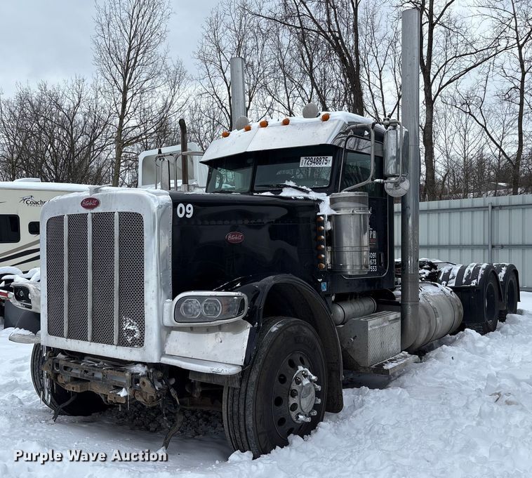 2015 Peterbilt 389 semi truck - YA2160