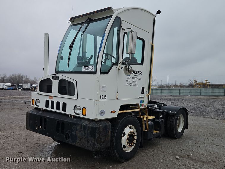 2016 Autocar Industries XSpotter yard truck - YA2644