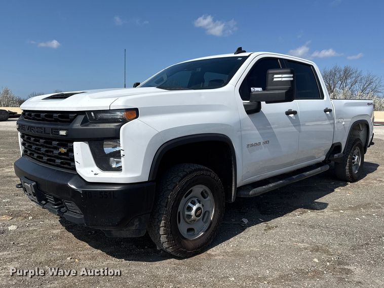 2021 Chevrolet Silverado 2500HD Crew Cab pickup truck - DO8462