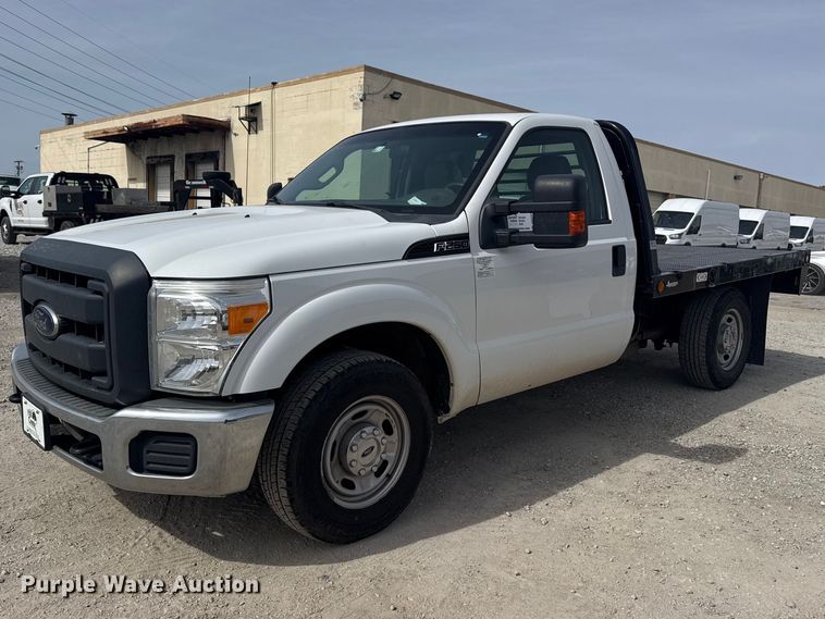 2012 Ford F250 Super Duty XL flatbed pickup truck - DQ4347