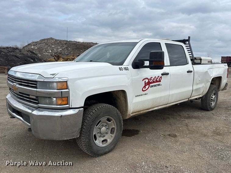 2015 Chevrolet Silverado 2500HD Crew Cab pickup truck - DQ4365