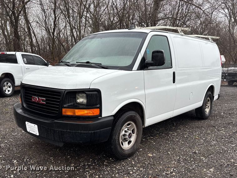 2016 GMC Savana G2500 van - EA4477