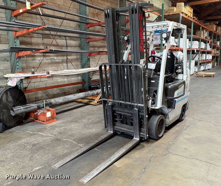 2017 UniCarriers CFS40 forklift - EC8284