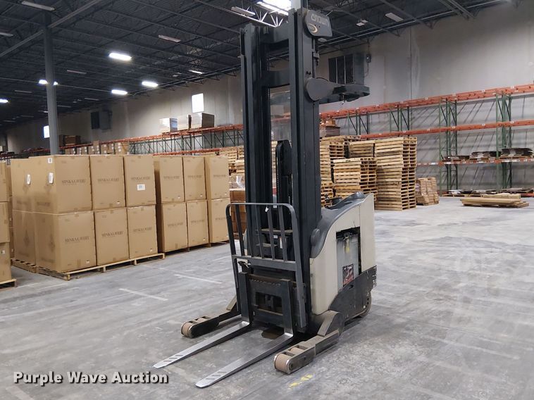 2006 Crown RR5225-35 reach truck - EE7983