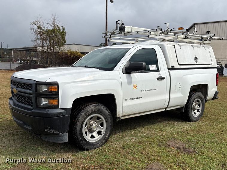 2015 Chevrolet Silverado 1500 pickup truck - EF1011