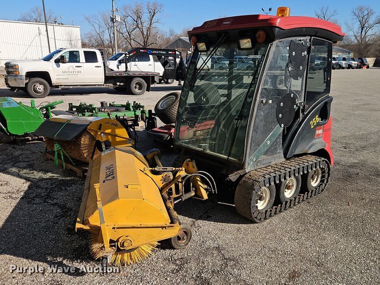 2012 Toro Groundsmaster 7210 with Polar Trac system - EO7080