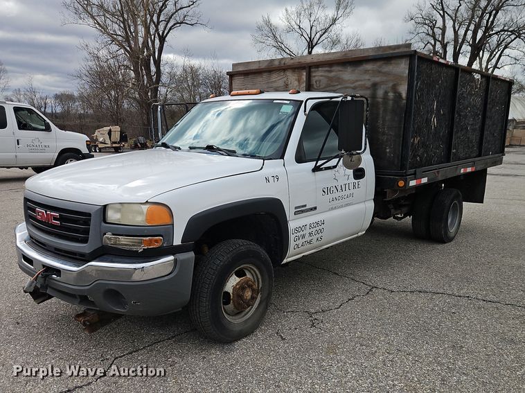2007 GMC Sierra 3500 dump bed pickup truck - EO7088