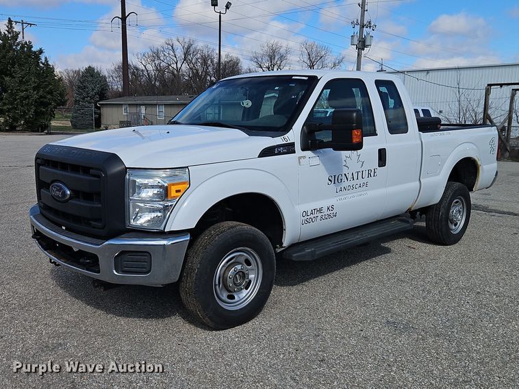 2015 Ford F250 Ext. Cab pickup truck - EO7090