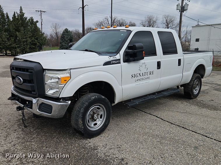 2014 Ford F250 Crew Cab pickup truck - EO7091